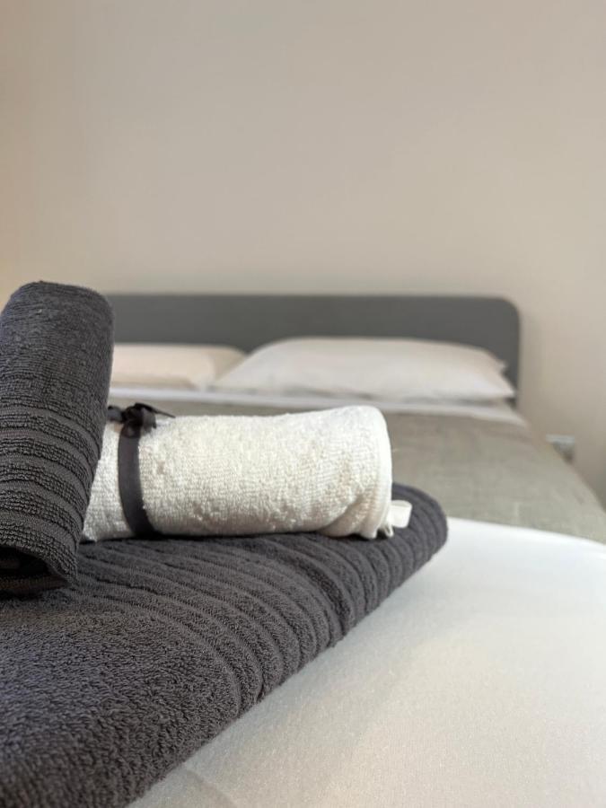 Holly Sweet Apartment Rom